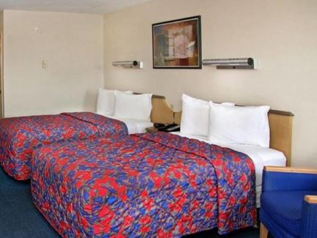 Red Roof Inn Mt Laurel Mount Laurel Exterior foto